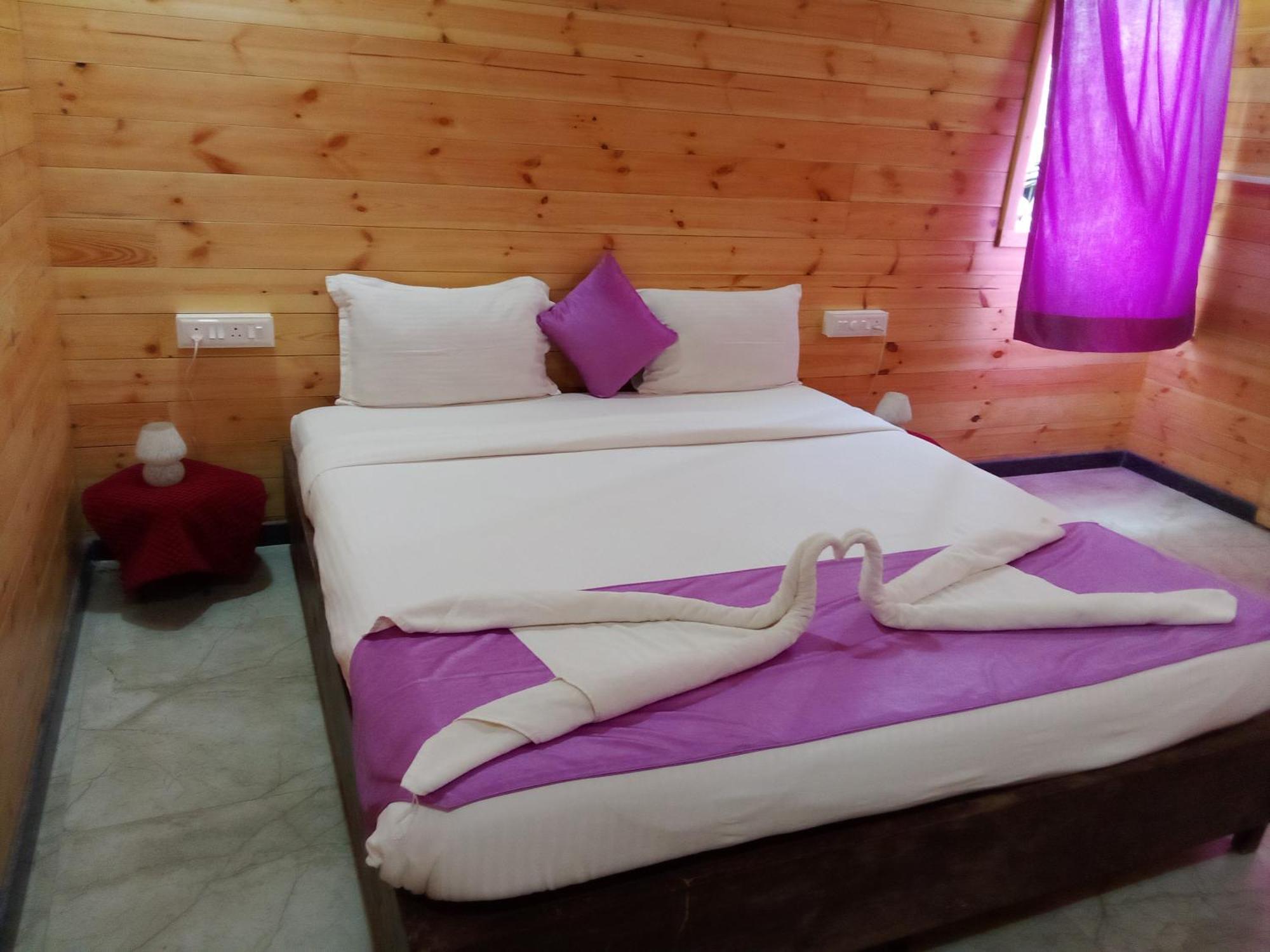 Hotel The Cool Huts Ashvem Beach
